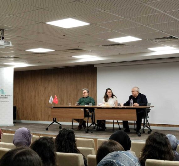 İstanbul Medeniyet Üniversitesinde Şair-Okur Buluşması Gerçekleştirildi
