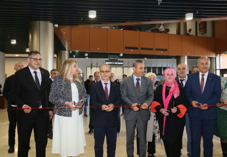 Cilt Sanatı ve Tezhip Sanatı Kursu Kapanış Töreni ile Sergileri Gerçekleştirildi